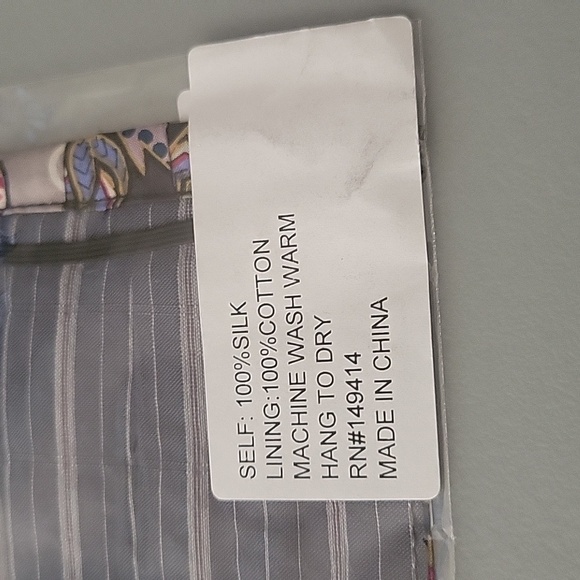 Johnny Was Silk Face Mask NWT - Picture 4 of 5